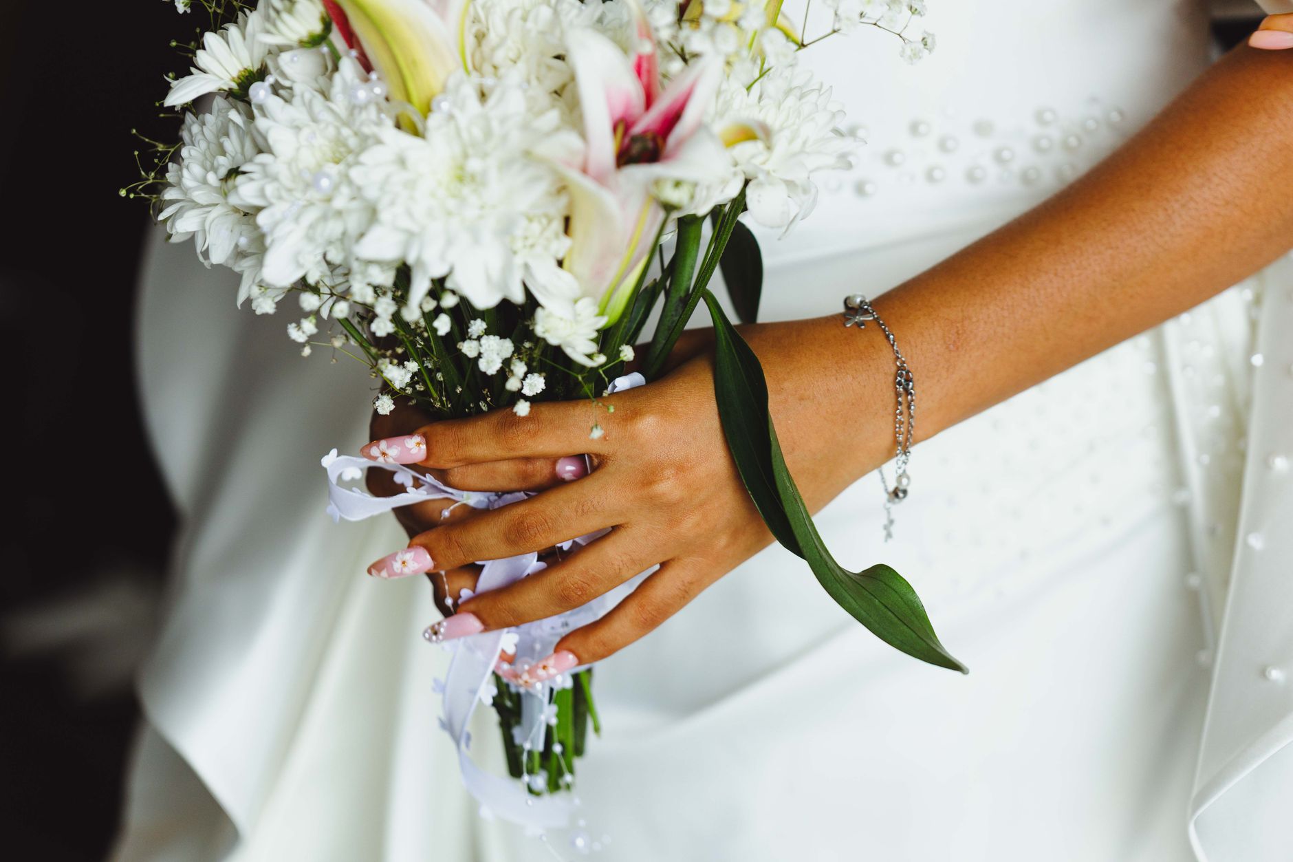 Bouquet de mariée original : 18 idées pour sortir du rond de fleurs